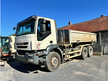 Camión volquete IVECO Trakker