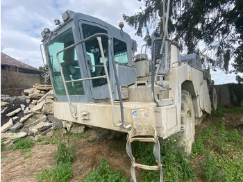 Estabilizador de suelos WIRTGEN WR 2400: foto 2