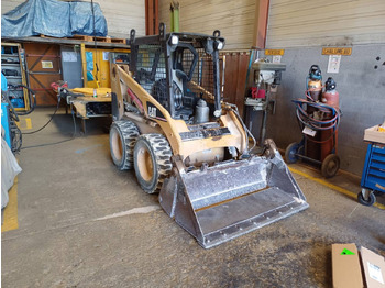 Minicargadora CAT 226: foto 3