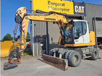 Excavadora de ruedas LIEBHERR A 913