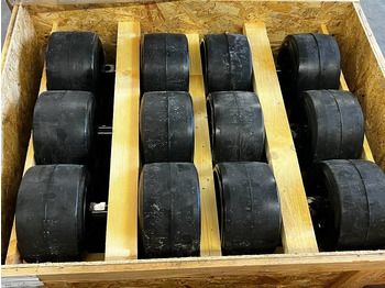 Neumático para Maquinaria agrícola nuevo CNH Track rollers for tracks - CNH - Quadtrac/Steiger: foto 2