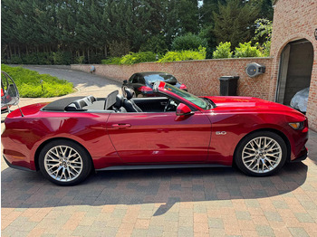 Sedan Ford Mustang GT Convertible: foto 4 Sedan Ford Mustang GT Convertible: foto 4