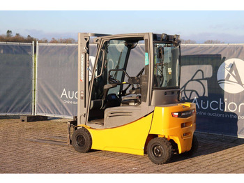 Carretilla elevadora eléctrica Jungheinrich EFG 316: foto 3