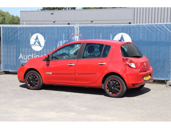 Sedan Renault Clio: foto 3