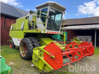 Cosechadora de granos CLAAS Dominator