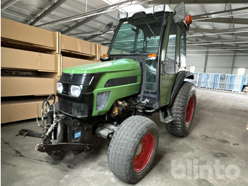 Tractor JCB