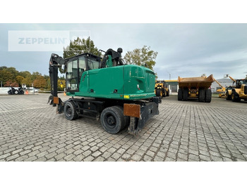 Manipulador de materiales CATERPILLAR MH3024