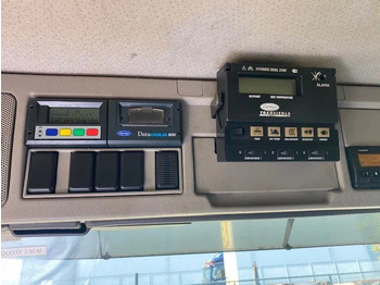 Camión frigorífico Volvo FM 330 2 temp koelvriesbak , 760 lang, 2 comp, carrier koeler, D"hollandia klep: foto 5 Camión frigorífico Volvo FM 330 2 temp koelvriesbak , 760 lang, 2 comp, carrier koeler, D"hollandia klep: foto 5