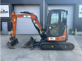 Miniexcavadora HITACHI