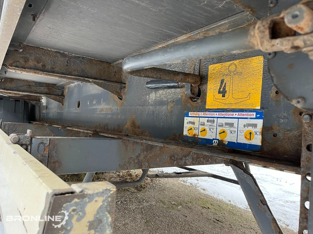 Semirremolque lona 2006 KRONE SDP 27ELB2-CS curtain side semi-trailer: foto 9 Semirremolque lona 2006 KRONE SDP 27ELB2-CS curtain side semi-trailer: foto 9