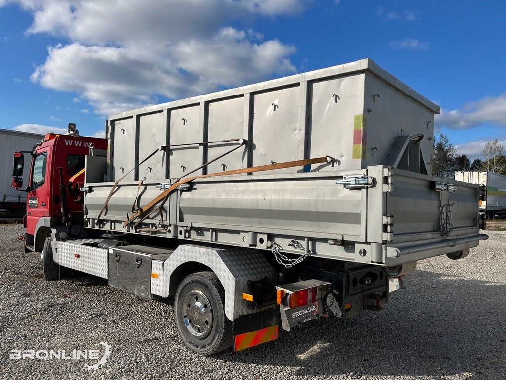 2007 Mercedes-Benz Atego 1024 Crane+Winch+Hooklift - Camión multibasculante, Camión grúa: foto 4 2007 Mercedes-Benz Atego 1024 Crane+Winch+Hooklift - Camión multibasculante, Camión grúa: foto 4