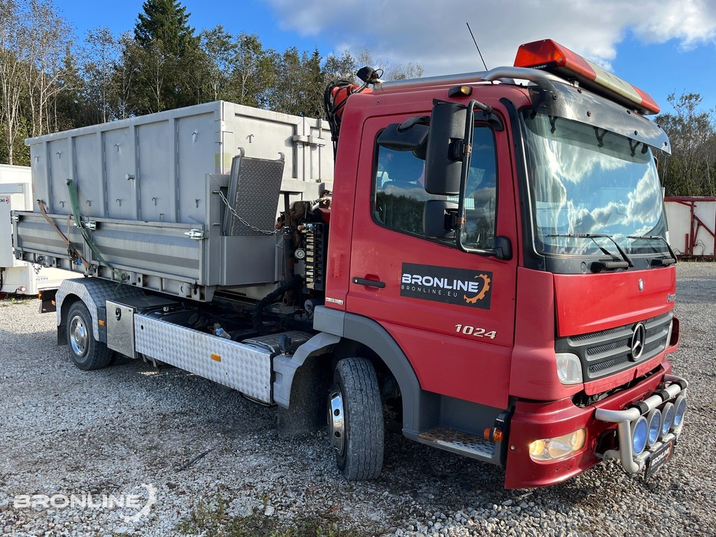 2007 Mercedes-Benz Atego 1024 Crane+Winch+Hooklift - Camión multibasculante, Camión grúa: foto 2 2007 Mercedes-Benz Atego 1024 Crane+Winch+Hooklift - Camión multibasculante, Camión grúa: foto 2