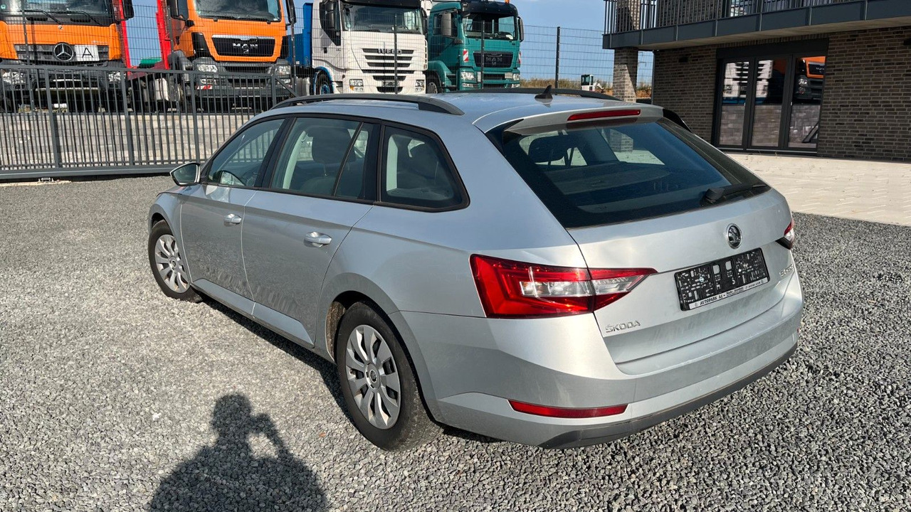 Skoda Superb Combi Active - Coche familiar: foto 5 Skoda Superb Combi Active - Coche familiar: foto 5