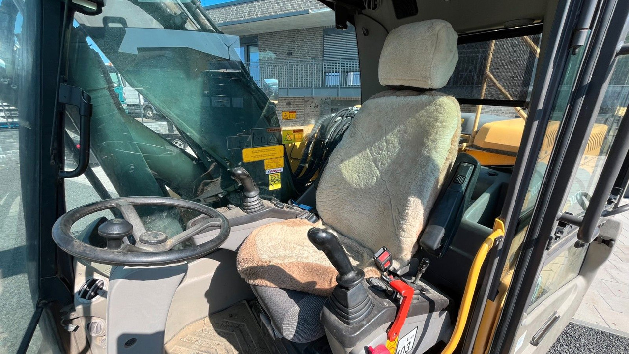 Volvo EW180D 20500 Kg Verstellausleger OilQuick - Excavadora de ruedas: foto 5 Volvo EW180D 20500 Kg Verstellausleger OilQuick - Excavadora de ruedas: foto 5