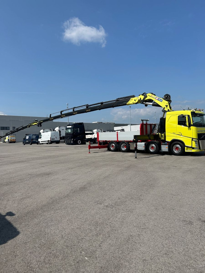 Volvo FH 500 8x2 HMF Kran 9520K - RCS - Camión grúa: foto 2 Volvo FH 500 8x2 HMF Kran 9520K - RCS - Camión grúa: foto 2
