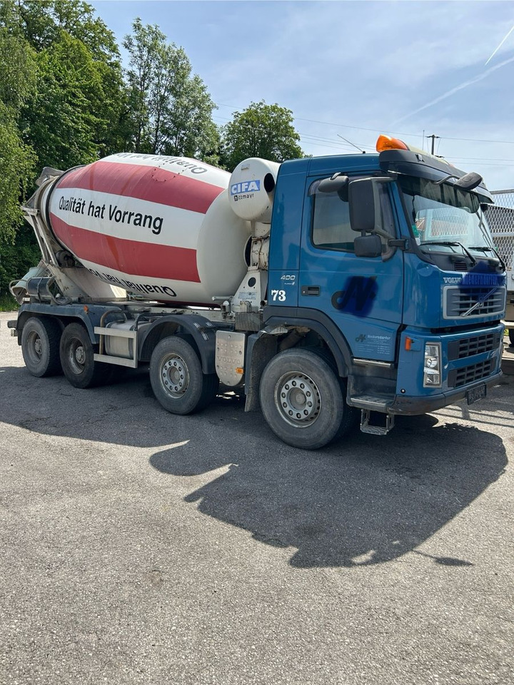 Volvo FM 8x4 R Schalter mit 13 Tonnen Achsen - Camión hormigonera: foto 1 Volvo FM 8x4 R Schalter mit 13 Tonnen Achsen - Camión hormigonera: foto 1