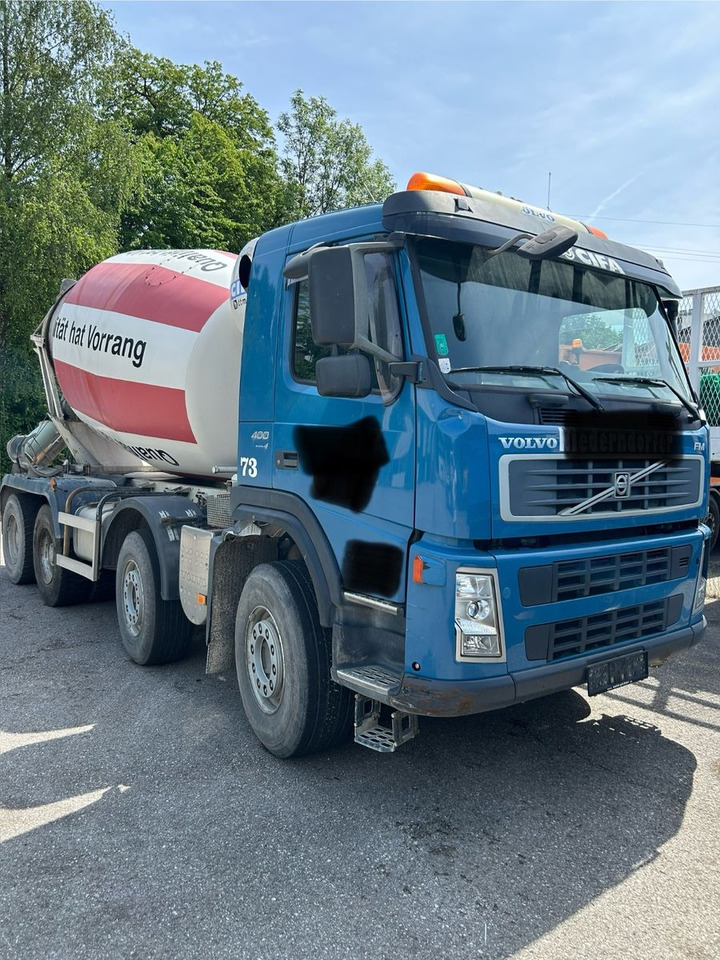 Volvo FM 8x4 R Schalter mit 13 Tonnen Achsen - Camión hormigonera: foto 2 Volvo FM 8x4 R Schalter mit 13 Tonnen Achsen - Camión hormigonera: foto 2