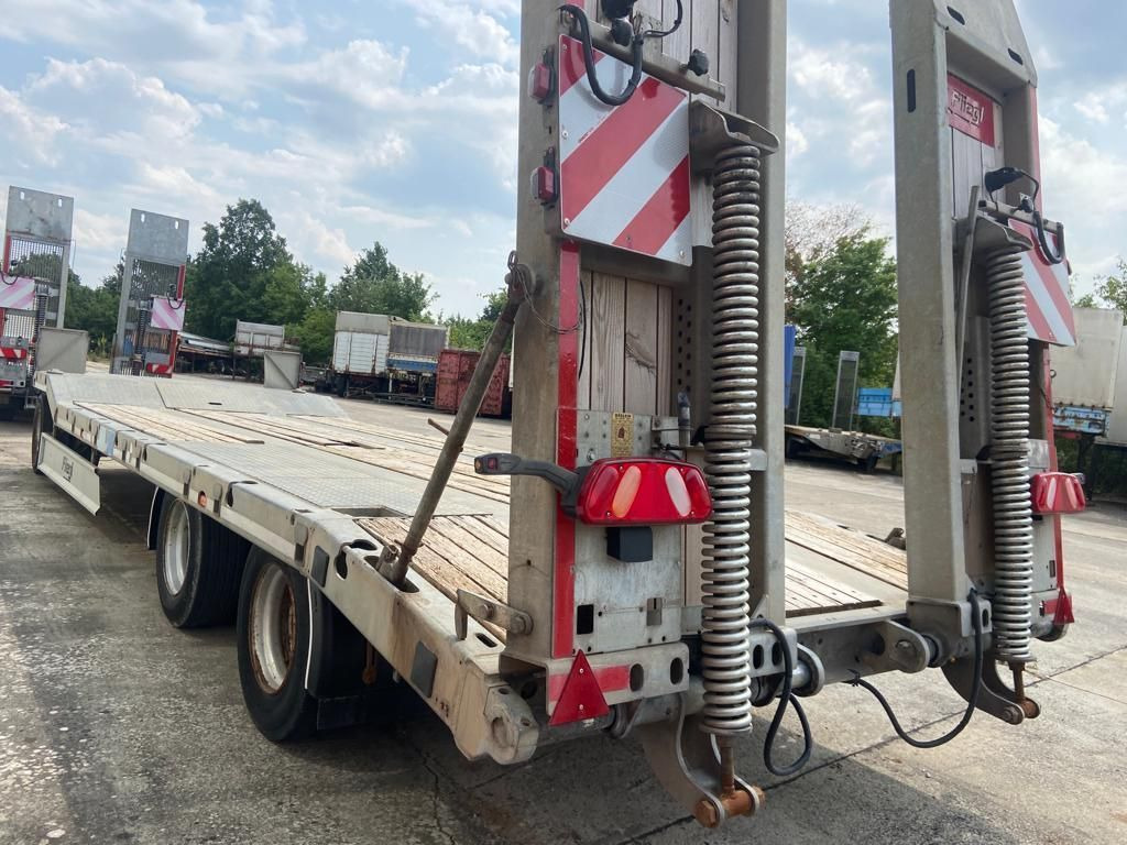 Fliegl 3 Achs Tiefladeranhänger - Remolque góndola rebajadas: foto 4 Fliegl 3 Achs Tiefladeranhänger - Remolque góndola rebajadas: foto 4