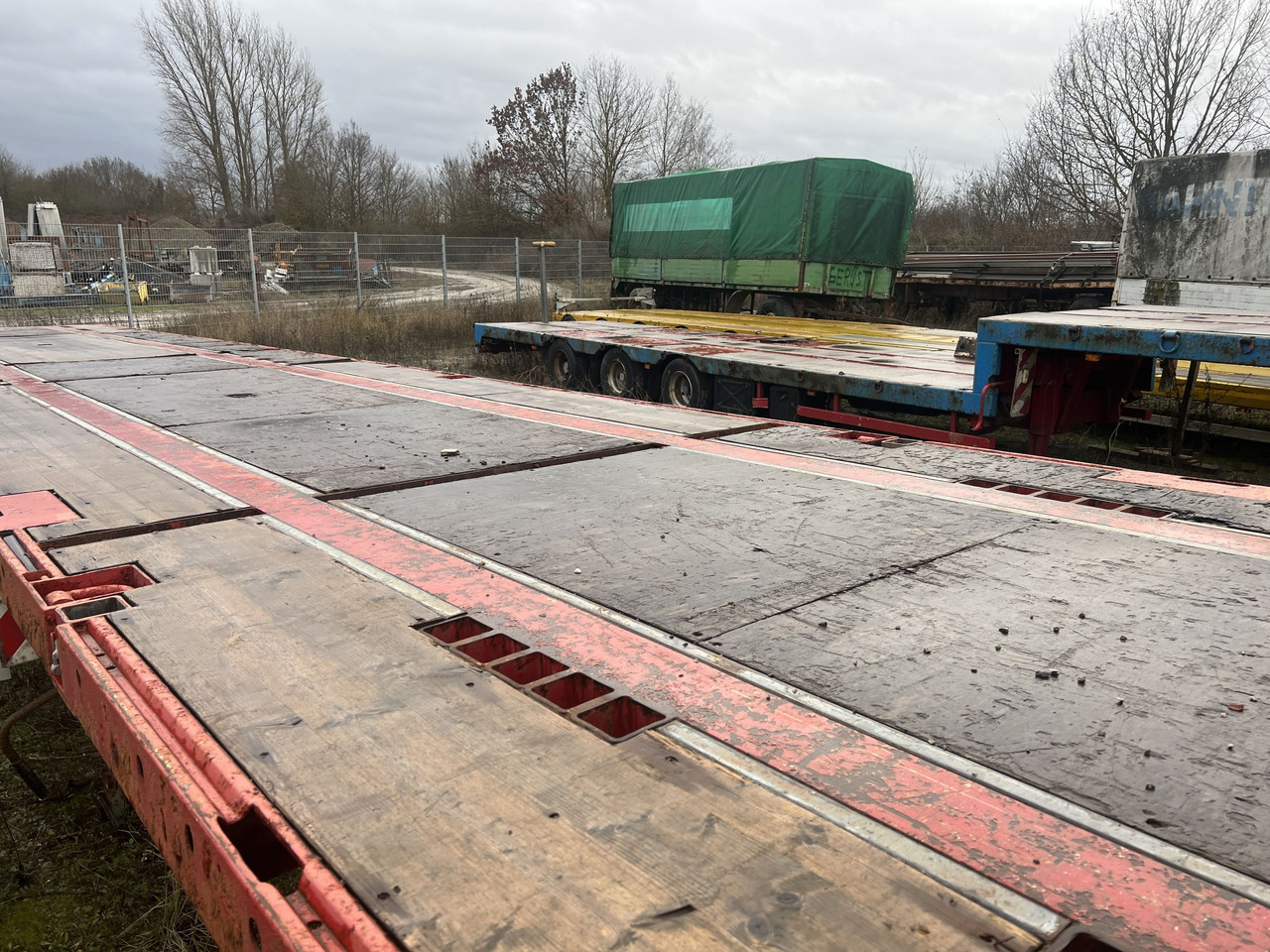 Fliegl SDS350 3 Achs Sattelauflieger - Semirremolque plataforma/ Caja abierta: foto 4 Fliegl SDS350 3 Achs Sattelauflieger - Semirremolque plataforma/ Caja abierta: foto 4