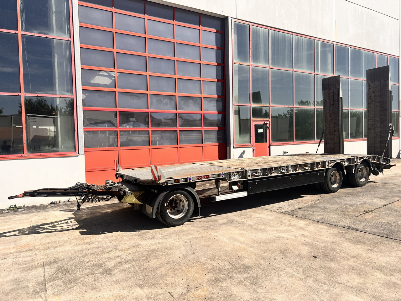 Kögel AT 30  3 Achs Tieflader 8,5 m - Remolque góndola rebajadas: foto 3 Kögel AT 30  3 Achs Tieflader 8,5 m - Remolque góndola rebajadas: foto 3