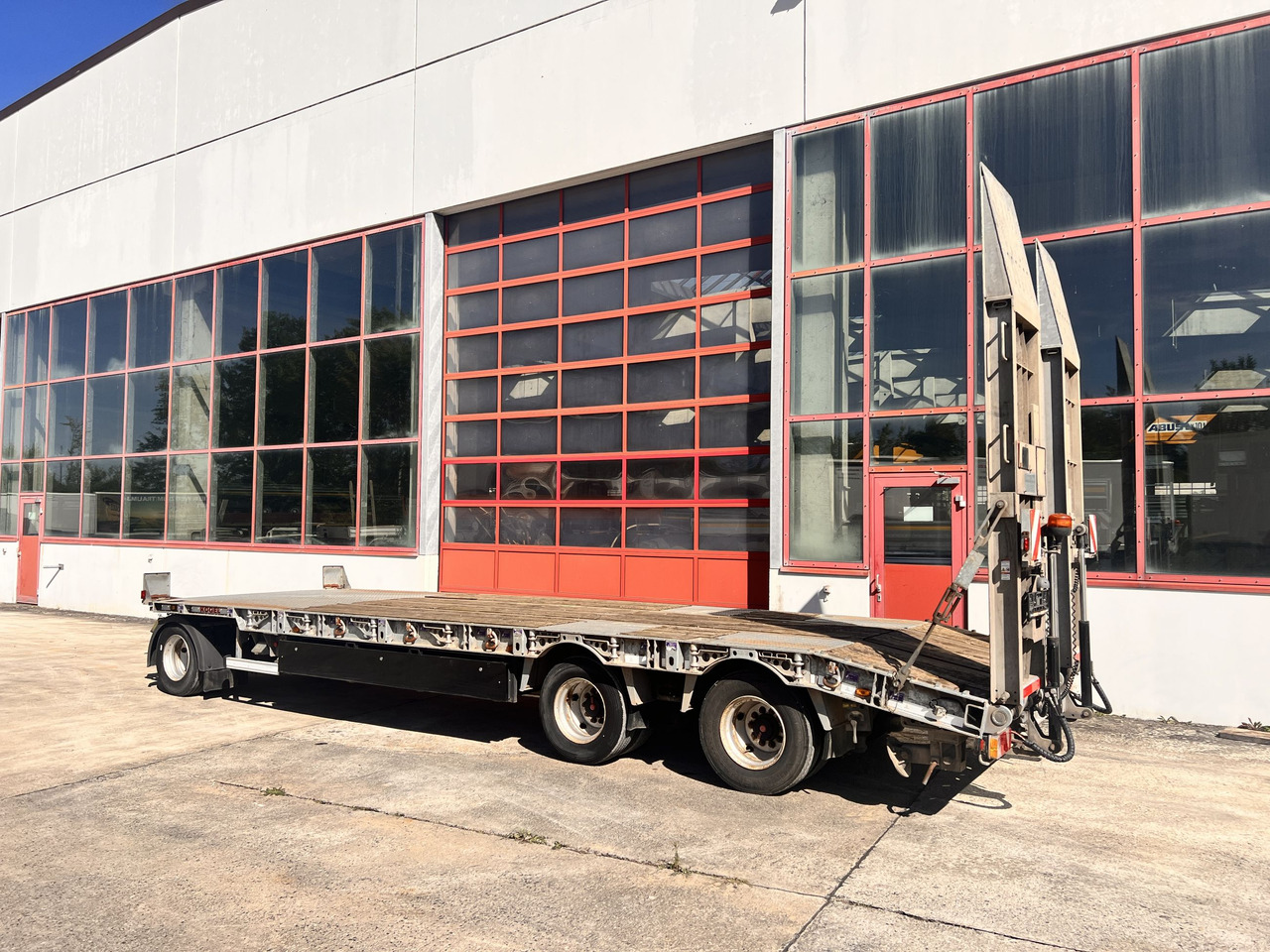 Kögel AT 30  3 Achs Tieflader 8,5 m - Remolque góndola rebajadas: foto 2 Kögel AT 30  3 Achs Tieflader 8,5 m - Remolque góndola rebajadas: foto 2