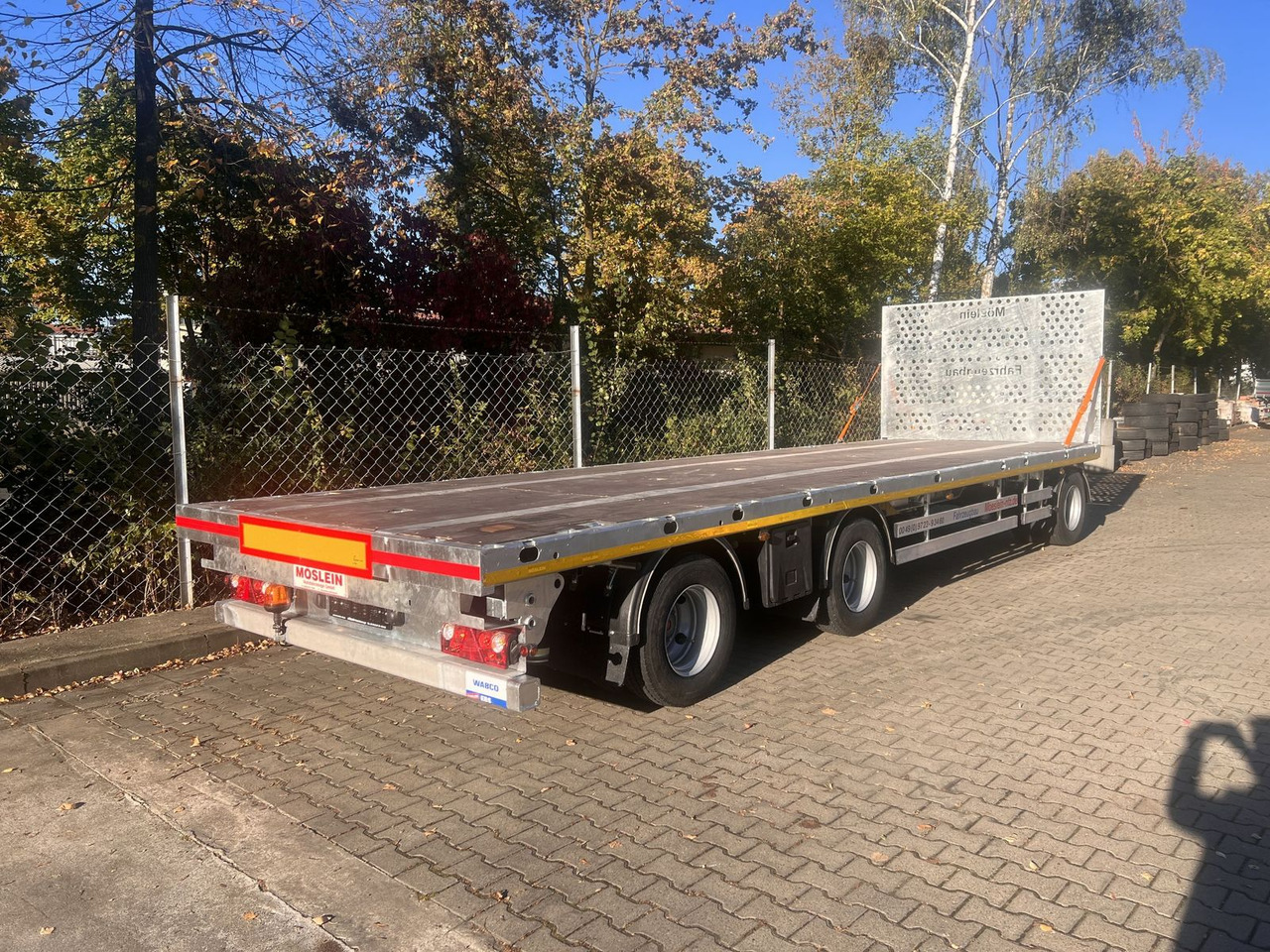 Möslein 3 Achs Jumbo- Plato- Anhänger 8,60 m, Mega - Remolque plataforma/ Caja abierta: foto 4 Möslein 3 Achs Jumbo- Plato- Anhänger 8,60 m, Mega - Remolque plataforma/ Caja abierta: foto 4