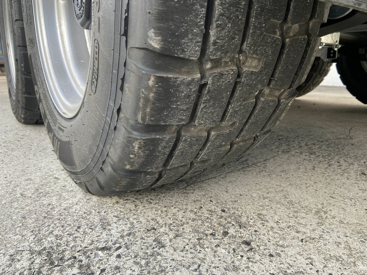 Möslein Kipper Tieflader, Breite Reifen-- Neufahrzeug - - Remolque volquete: foto 3 Möslein Kipper Tieflader, Breite Reifen-- Neufahrzeug - - Remolque volquete: foto 3