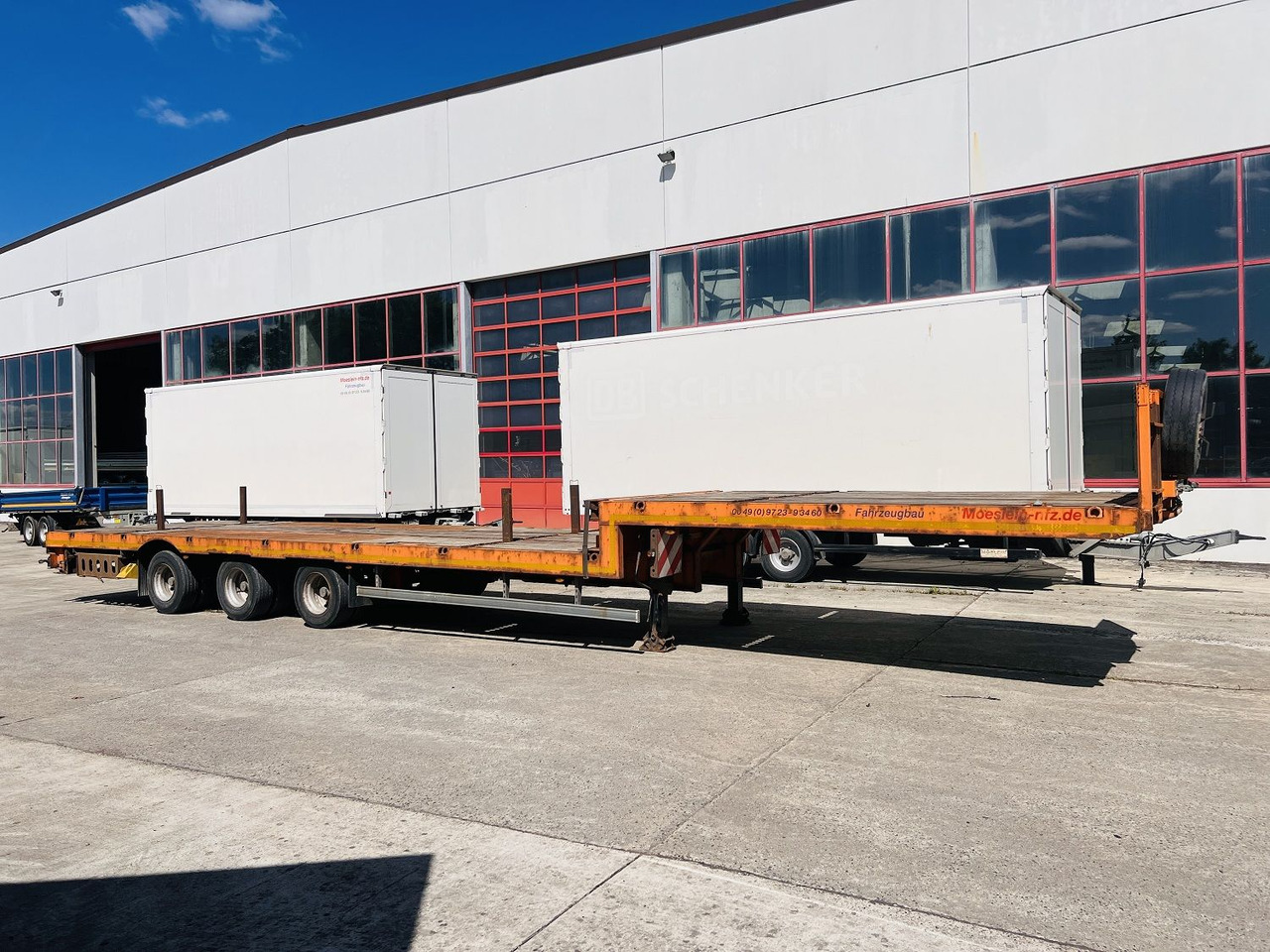 Möslein STO 3 Schwebheim 3 Achs Satteltieflader Plato 45 t GGfür Fertigteile, Baumaschinen oder Container - Semirremolque góndola rebajadas: foto 4 Möslein STO 3 Schwebheim 3 Achs Satteltieflader Plato 45 t GGfür Fertigteile, Baumaschinen oder Container - Semirremolque góndola rebajadas: foto 4