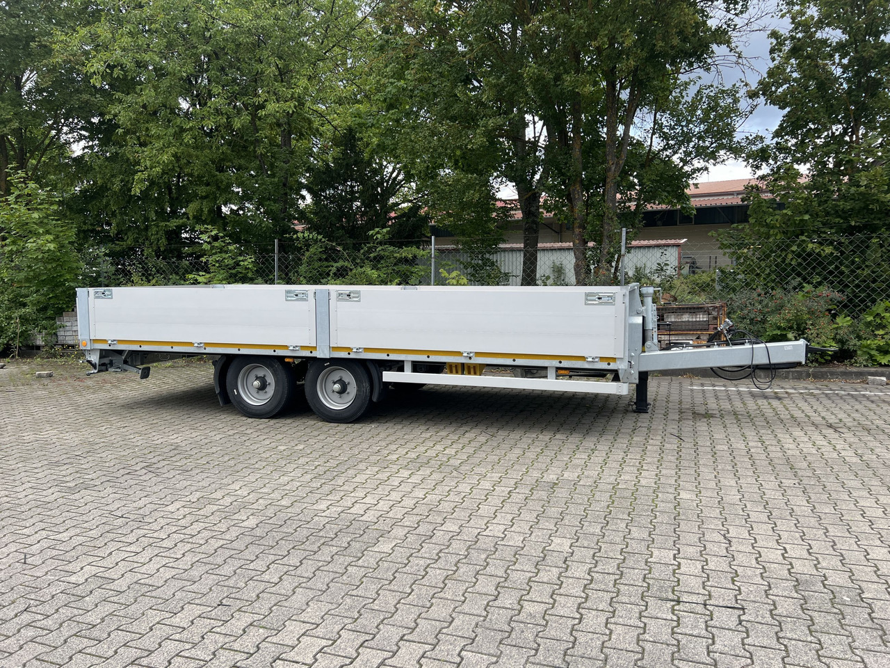 Möslein THT 11 G 6,2 L Tandem- Pritschenanhänger- Tieflader - Remolque plataforma/ Caja abierta: foto 2 Möslein THT 11 G 6,2 L Tandem- Pritschenanhänger- Tieflader - Remolque plataforma/ Caja abierta: foto 2