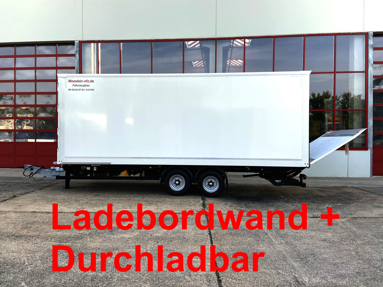 Möslein TK0105D-L Weiß Tandem Koffer, Ladebordwand 1,5 t + DurchladbarNeufahrzeug -- - Remolque caja cerrada: foto 1 Möslein TK0105D-L Weiß Tandem Koffer, Ladebordwand 1,5 t + DurchladbarNeufahrzeug -- - Remolque caja cerrada: foto 1
