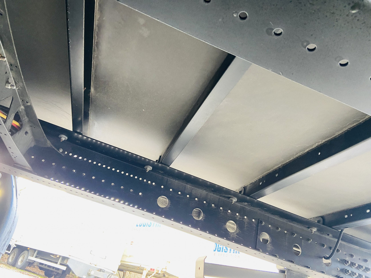 Möslein TKO 105 D 7m weiß Tandem- Koffer, Durchladbar, Neuwertig - Remolque caja cerrada: foto 2 Möslein TKO 105 D 7m weiß Tandem- Koffer, Durchladbar, Neuwertig - Remolque caja cerrada: foto 2