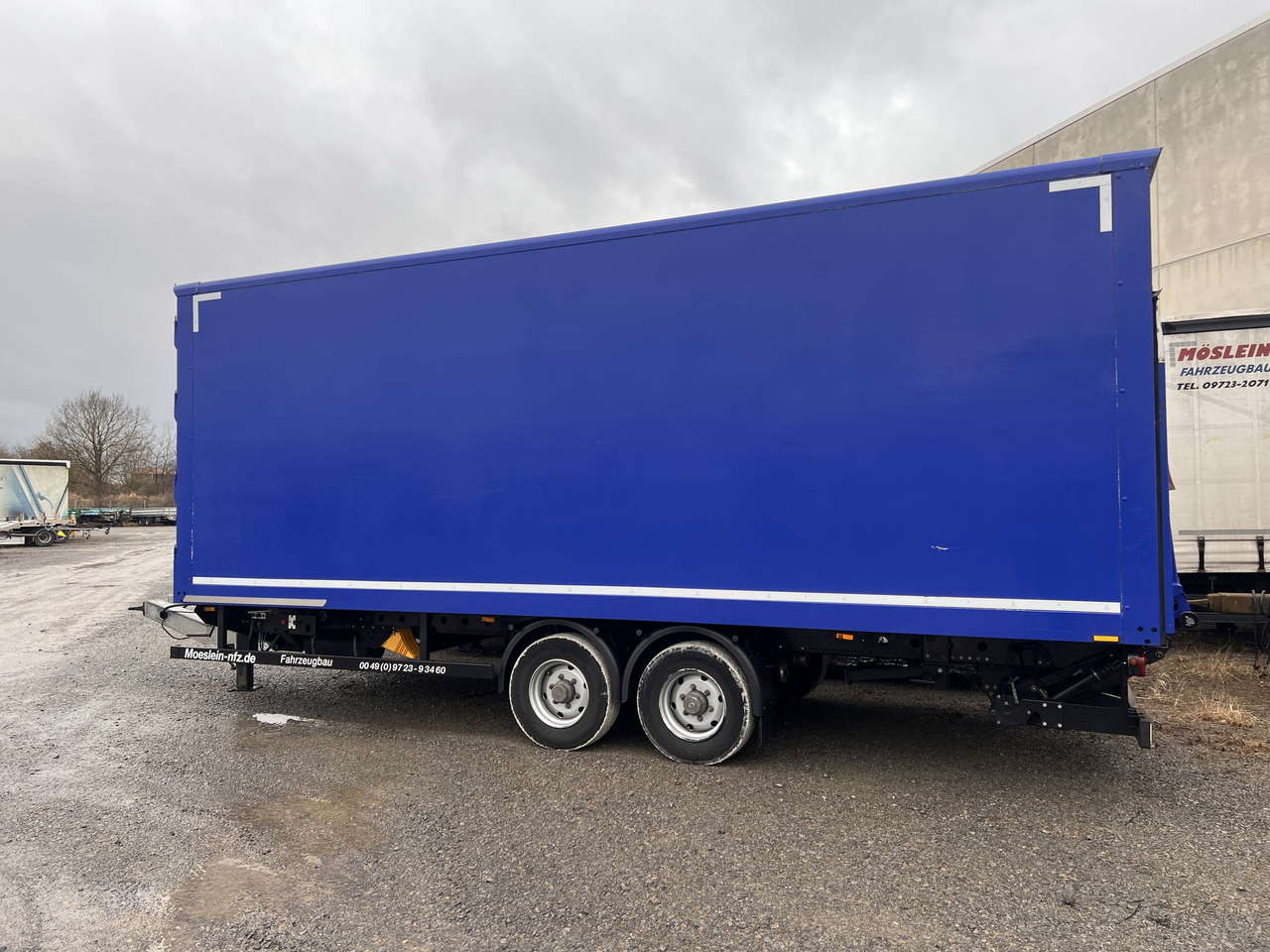 Möslein TKO 105 DL Schwebheim Tandem Koffer, Ladebordwand + Durchladbar, Wenig Benutzt - Remolque caja cerrada: foto 4 Möslein TKO 105 DL Schwebheim Tandem Koffer, Ladebordwand + Durchladbar, Wenig Benutzt - Remolque caja cerrada: foto 4