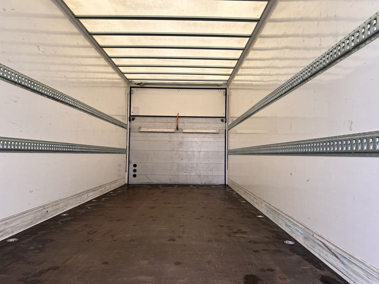 Möslein TKO 105 DL Schwebheim Tandem Koffer, Ladebordwand + Durchladbar, Wenig Benutzt - Remolque caja cerrada: foto 5 Möslein TKO 105 DL Schwebheim Tandem Koffer, Ladebordwand + Durchladbar, Wenig Benutzt - Remolque caja cerrada: foto 5