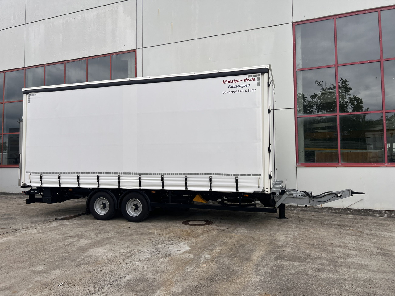 Möslein TPS 105 D-L Planenanhänger, Ladebordwand + Durchladbar neuwertig - Remolque con toldo: foto 4 Möslein TPS 105 D-L Planenanhänger, Ladebordwand + Durchladbar neuwertig - Remolque con toldo: foto 4