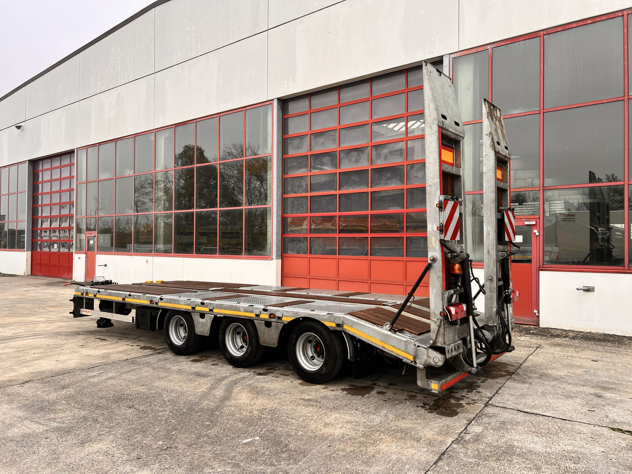 Möslein TTA33 Schwebheim 31 t Tridemtieflader gelenkt, Neuwertig - Remolque góndola rebajadas: foto 2 Möslein TTA33 Schwebheim 31 t Tridemtieflader gelenkt, Neuwertig - Remolque góndola rebajadas: foto 2