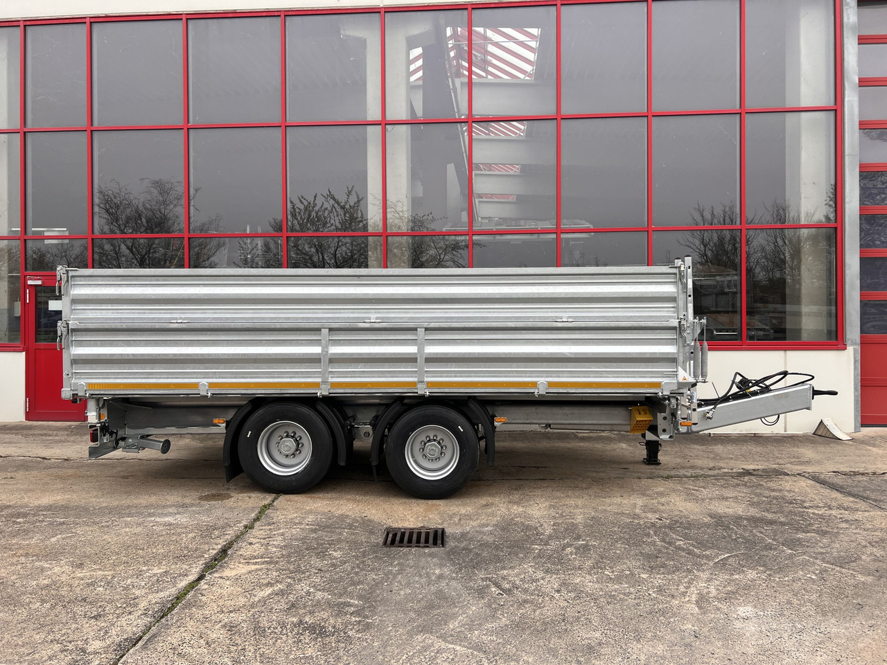 Möslein TTD 19 AB 19 t Tandem 3 Seiten Kipper TiefladerAufsatzbordwänden-- Neufahrzeug -- - Remolque volquete: foto 1 Möslein TTD 19 AB 19 t Tandem 3 Seiten Kipper TiefladerAufsatzbordwänden-- Neufahrzeug -- - Remolque volquete: foto 1