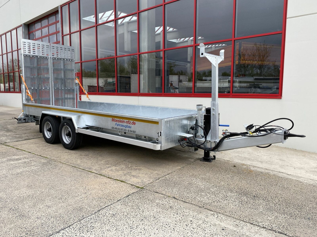 Möslein Tieflader für Fräsen breiten hydraulischen Ramp - Remolque góndola rebajadas: foto 4 Möslein Tieflader für Fräsen breiten hydraulischen Ramp - Remolque góndola rebajadas: foto 4