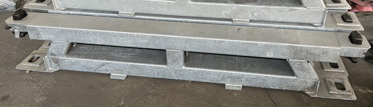 Müller Mitteltal Ausgleichsbock für Satteltieflader incl. Conatinerverschlüssen - Semirremolque góndola rebajadas: foto 1 Müller Mitteltal Ausgleichsbock für Satteltieflader incl. Conatinerverschlüssen - Semirremolque góndola rebajadas: foto 1