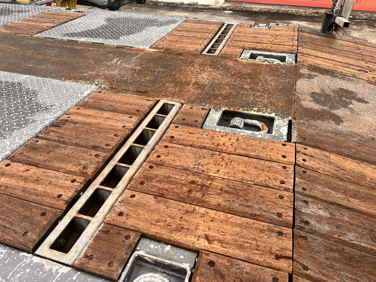 T3 3 Achs Satteltieflader - Semirremolque góndola rebajadas: foto 5 T3 3 Achs Satteltieflader - Semirremolque góndola rebajadas: foto 5