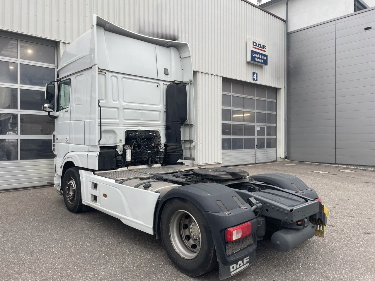 DAF FT XF480 SSC, 2x Tank, Standklima, Lampenbügel DAF FT XF480 SSC, 2x Tank, Standklima, Lampenbügel - Cabeza tractora: foto 5 DAF FT XF480 SSC, 2x Tank, Standklima, Lampenbügel DAF FT XF480 SSC, 2x Tank, Standklima, Lampenbügel - Cabeza tractora: foto 5