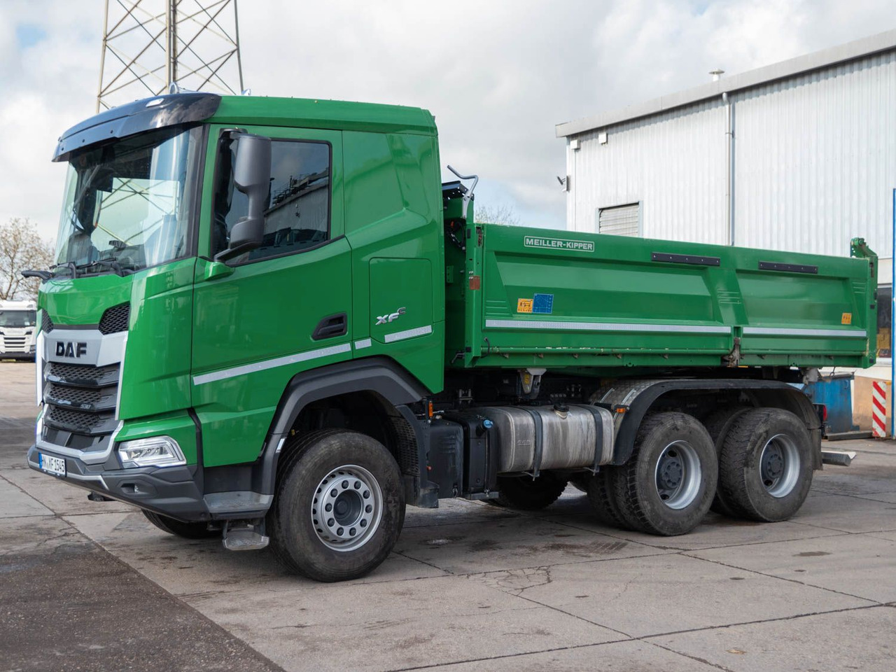 DAF FAT XFC 530 SL Meiller TRIGENIUS D 316 DAF FAT XFC 530 SL Meiller TRIGENIUS D 316 - Camión volquete: foto 1 DAF FAT XFC 530 SL Meiller TRIGENIUS D 316 DAF FAT XFC 530 SL Meiller TRIGENIUS D 316 - Camión volquete: foto 1