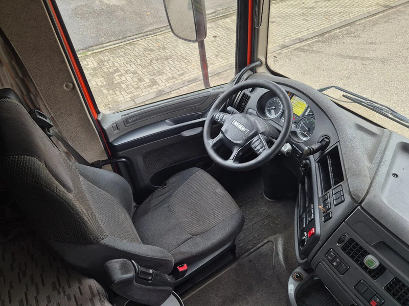 DAF XF 105.460 460 retarder - Cabeza tractora: foto 5 DAF XF 105.460 460 retarder - Cabeza tractora: foto 5