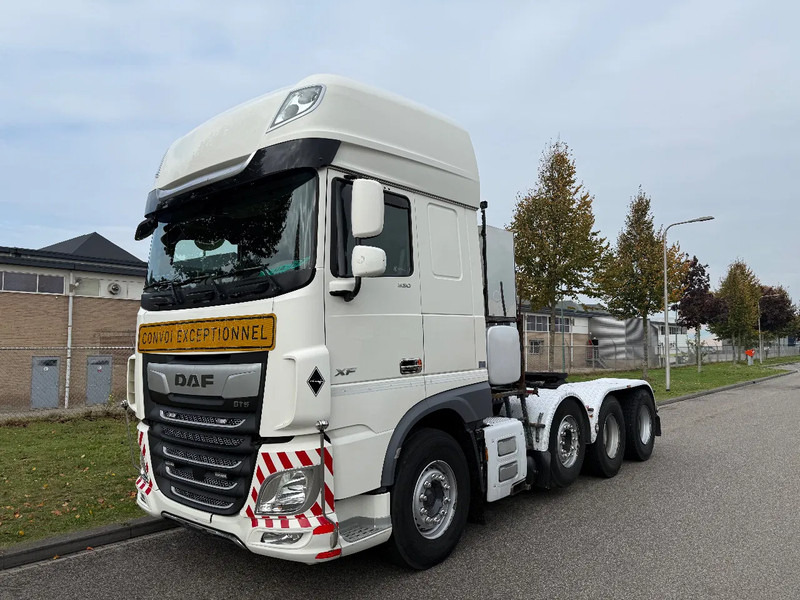 DAF XF 530 FTM 8X4 handgeschakeld 8-2018 retarder - Cabeza tractora: foto 1 DAF XF 530 FTM 8X4 handgeschakeld 8-2018 retarder - Cabeza tractora: foto 1