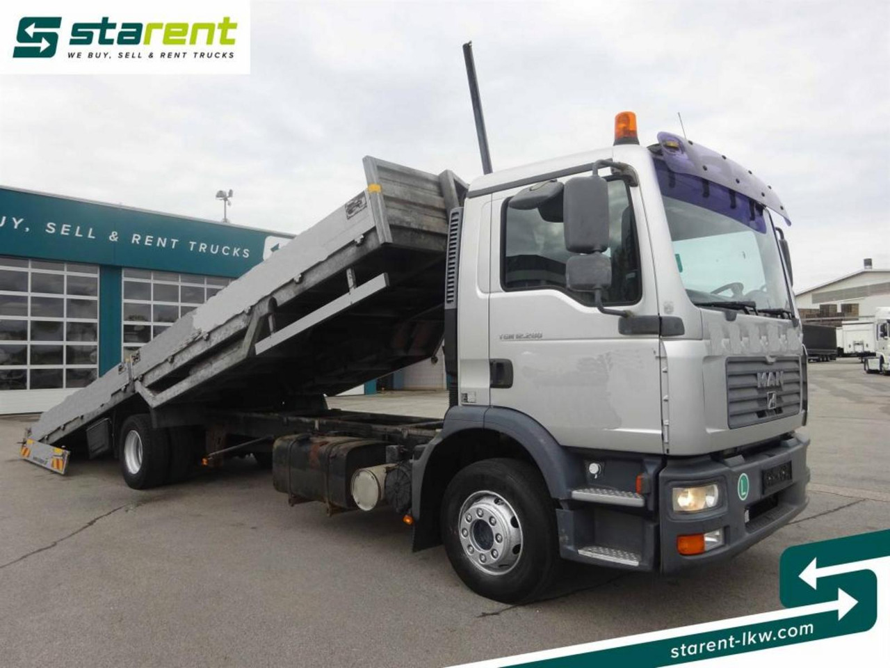 MAN TGM 12.280, Fahrzeugtransporter, kippbar - Camión portavehículos: foto 2 MAN TGM 12.280, Fahrzeugtransporter, kippbar - Camión portavehículos: foto 2