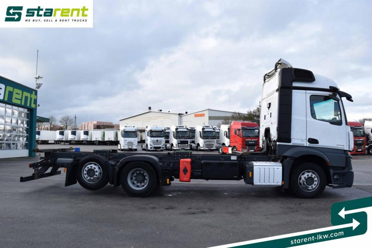 Mercedes Benz Actros 2645L Retarder Mirror Cam NAVI Liftachse - Camión chasis: foto 4 Mercedes Benz Actros 2645L Retarder Mirror Cam NAVI Liftachse - Camión chasis: foto 4