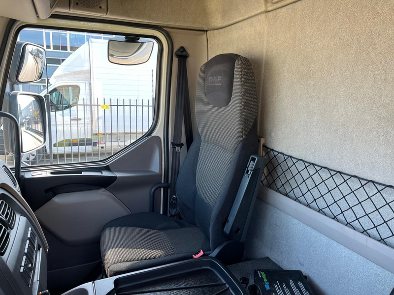Camión caja cerrada DAF LF 210, 4x2, Euro 6, Airco, Nav: foto 16