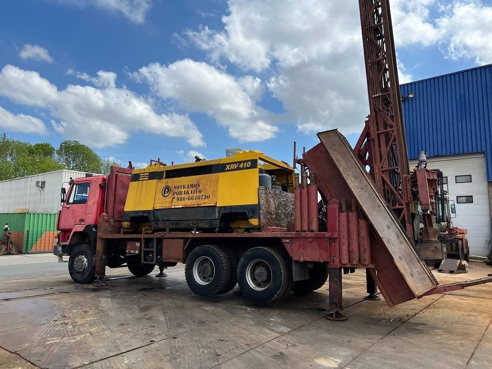 Perforadora Sisu 12E480 6X6 WATER WELL DRILL ATLAS COPCO XRV410 (50: foto 6
