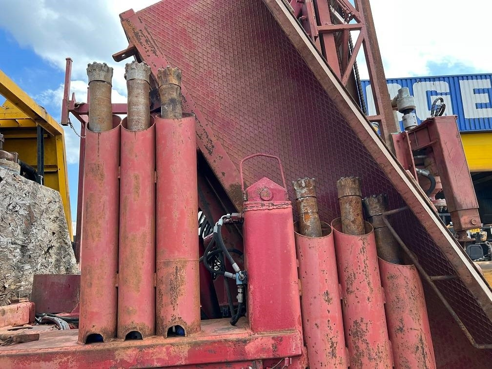 Perforadora Sisu 12E480 6X6 WATER WELL DRILL ATLAS COPCO XRV410 (50: foto 18