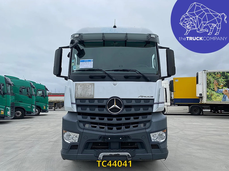 Cabeza tractora Mercedes-Benz Arocs 1943: foto 9