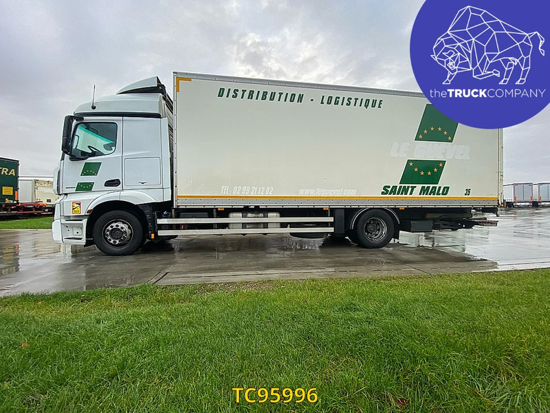 Mercedes-Benz Actros 1832 - Camión caja cerrada: foto 2 Mercedes-Benz Actros 1832 - Camión caja cerrada: foto 2
